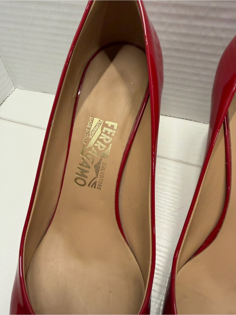 Salvatore Ferragamo CARLA 70 Patent Ribbon Pump Red 9-1/2 C - Picture 4 of 16